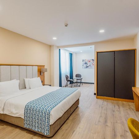 Best Western Plus Batumi Esterno foto