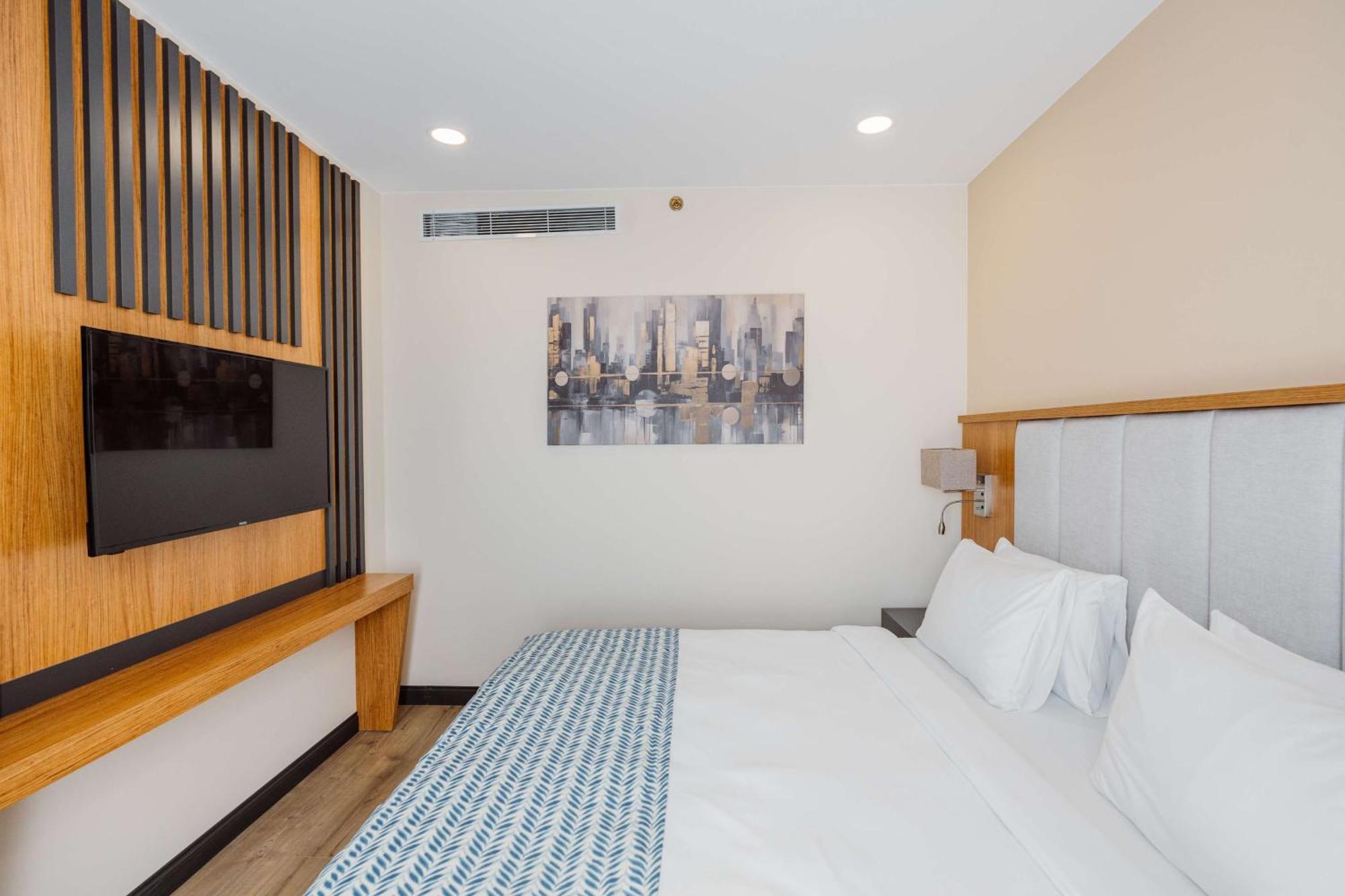 Best Western Plus Batumi Esterno foto