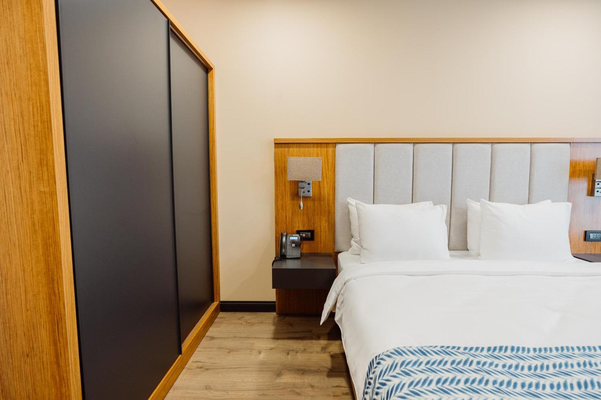 Best Western Plus Batumi Esterno foto