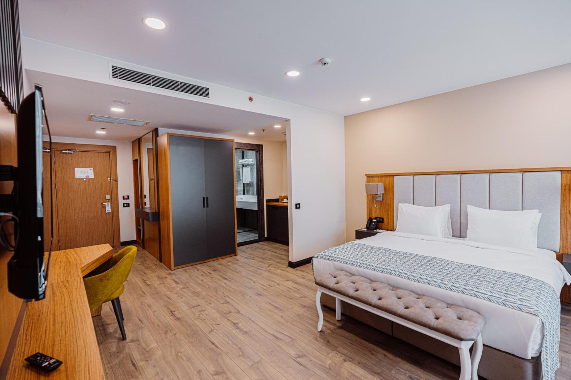 Best Western Plus Batumi Esterno foto