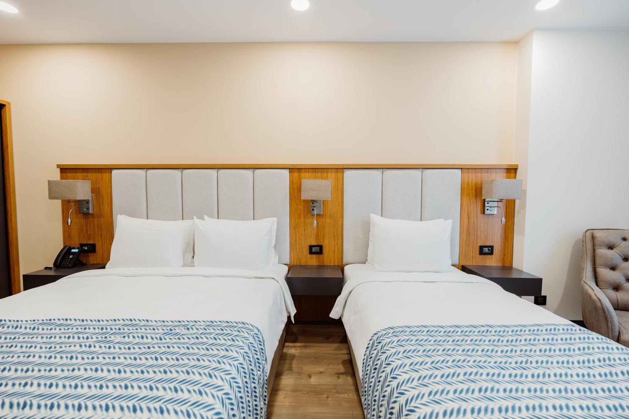 Best Western Plus Batumi Esterno foto